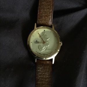 Vintage gold coin Mickey Mouse watch authentic💕